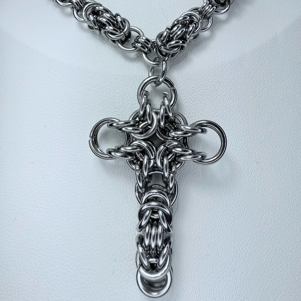 stainless steel chainmaille cross pendant necklace new